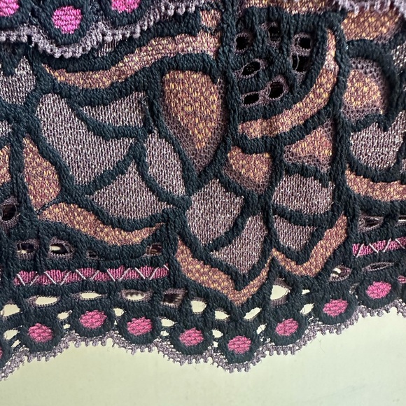 HALF OFF CACHE METALLIC LACE Tank in vibrant jewel tone colors in Excellent cond - Picture 7 of 9